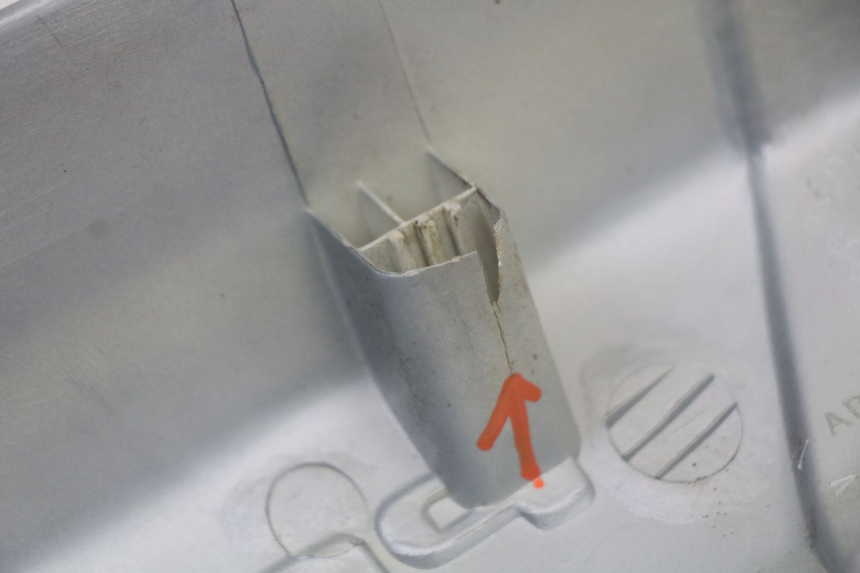 photo de RIGHT SIDE SEAT COVER PEUGEOT 103 VOGUE VS2 50 (2004 - 2017) - Markings and original references