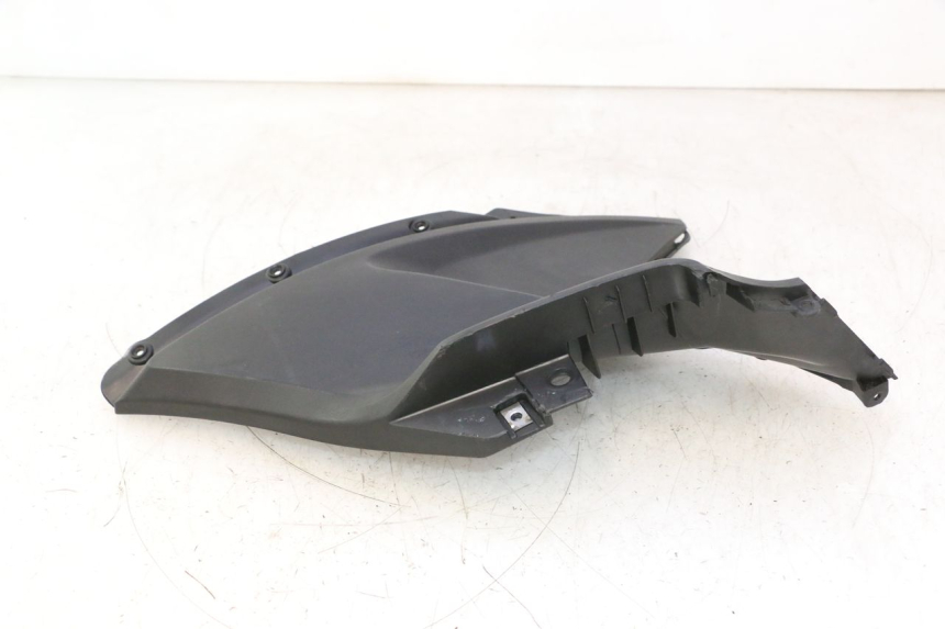 photo de RIGHT SIDE SEAT COVER KYMCO AGILITY 16+ 4T 50 (2018 - 2023) - Technical close-up