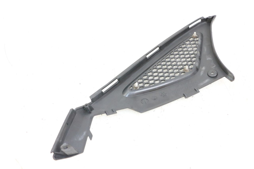 photo de RIGHT SIDE UNDER SEAT COVER KYMCO AGILITY RS 4T 50 (2009 - 2013) - Zoom on usage condition