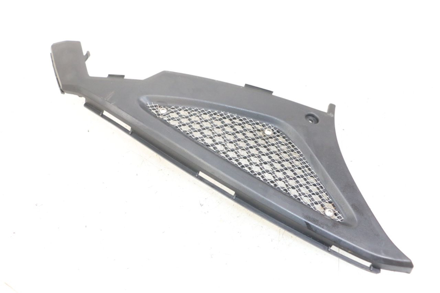 photo de RIGHT SIDE UNDER SEAT COVER KYMCO AGILITY RS 4T 50 (2009 - 2013) - Alternative perspective