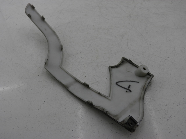 photo de RIGHT UNDERSEAT PANEL BENZHOU YY50QT31 VINTAGE 50 (2009 - 2012) - Zoom on usage condition