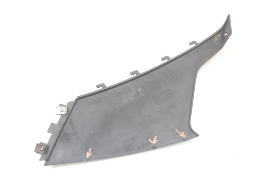 photo de RIGHT SIDE SEAT COVER BMW C1 125 (2000 - 2003) - Zoom on usage condition