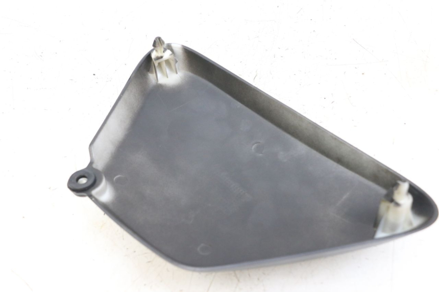 photo de RIGHT UNDERSEAT PANEL ARCHIVE CAFE RACER 4T 50 (2019 - 2024) - Component detail