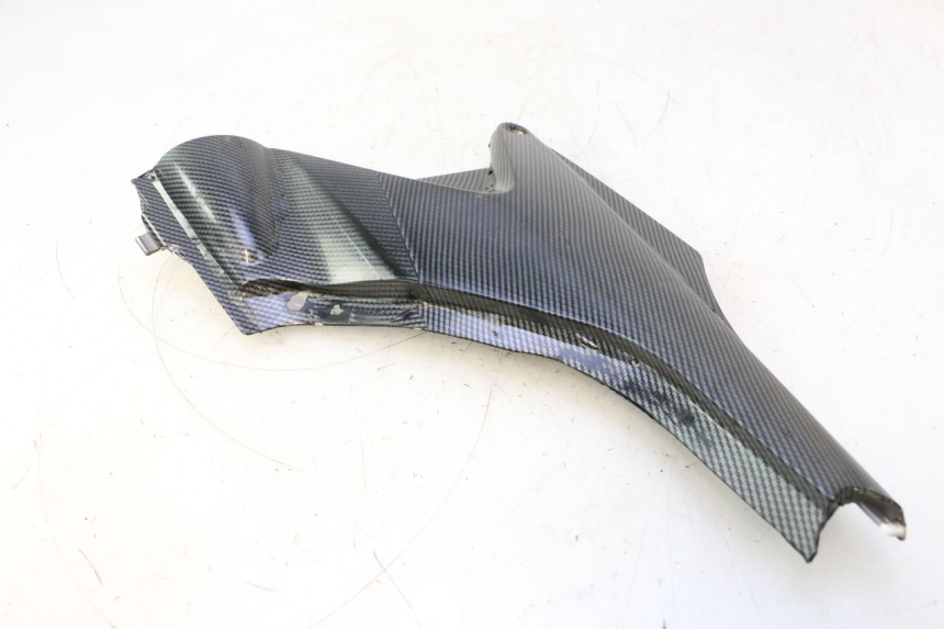 photo de RIGHT UNDERSEAT PANEL HONDA CB F HORNET 600 (2005 - 2006) - Fixing points details