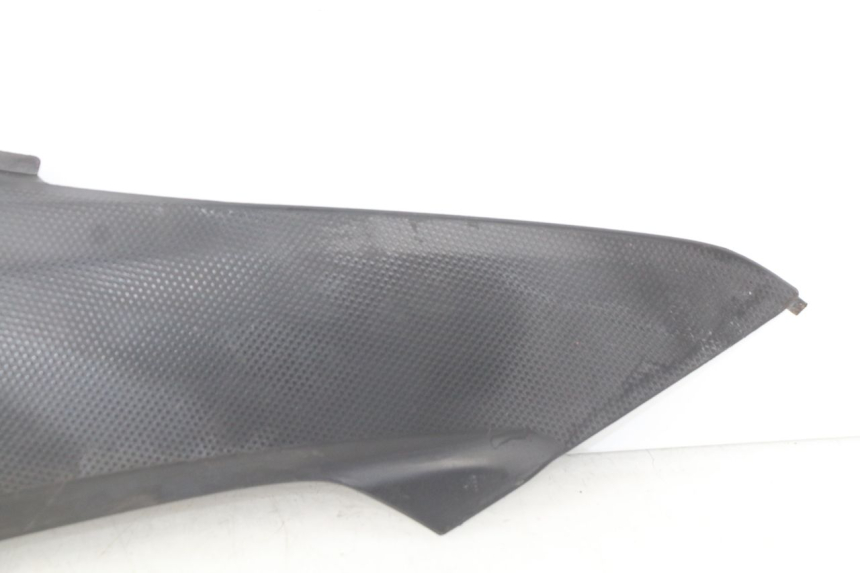 photo de RIGHT UNDERSEAT PANEL HONDA CBRF CBR-F PC41 600 (2011 - 2013) - Technical close-up