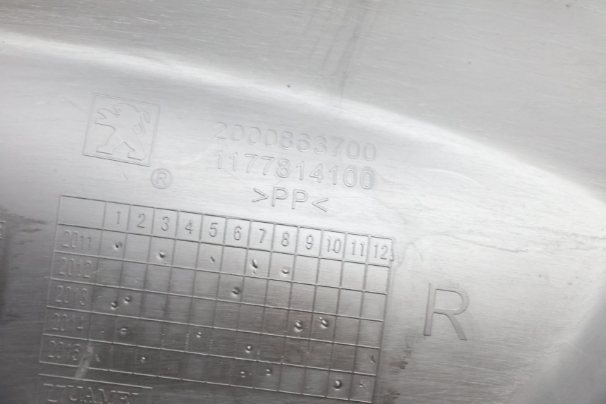 photo de RIGHT UNDERSEAT PANEL PEUGEOT CITYSTAR 2T 50 (2018 - 2021) - Surface and material condition