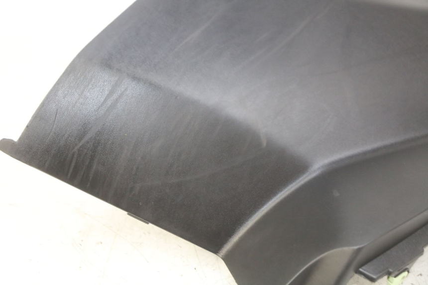 photo de RIGHT SIDE SEAT COVER PEUGEOT CITYSTAR AIR 125 (2014 - 2017) - Fixing points details