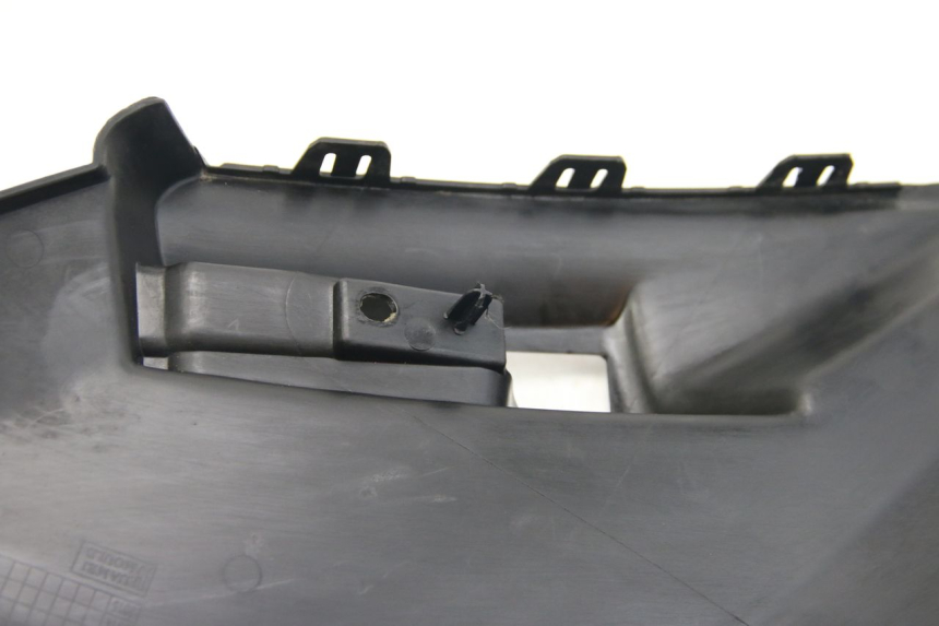 photo de RIGHT SIDE SEAT COVER PEUGEOT CITYSTAR 125 (2011 - 2017) - Additional view of the item