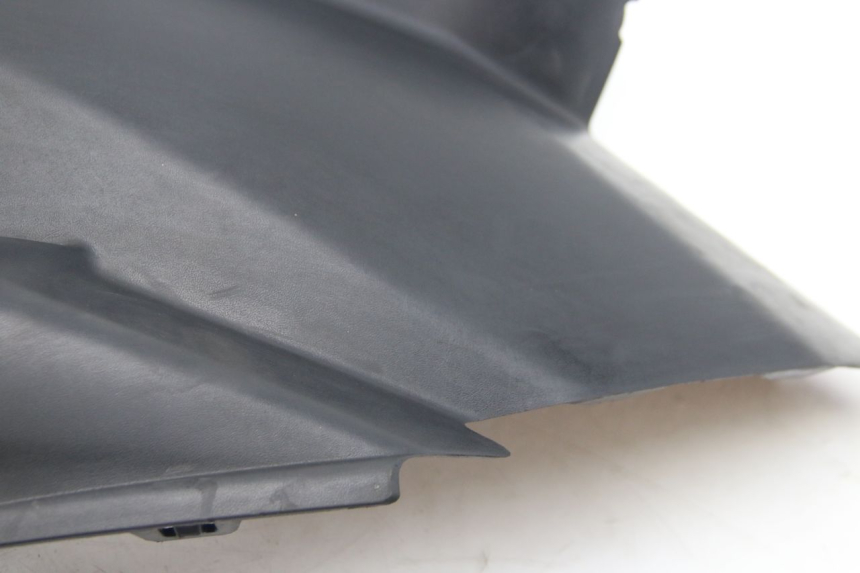 photo de RIGHT SIDE SEAT COVER PEUGEOT CITYSTAR 125 (2011 - 2017) - Zoom on usage condition