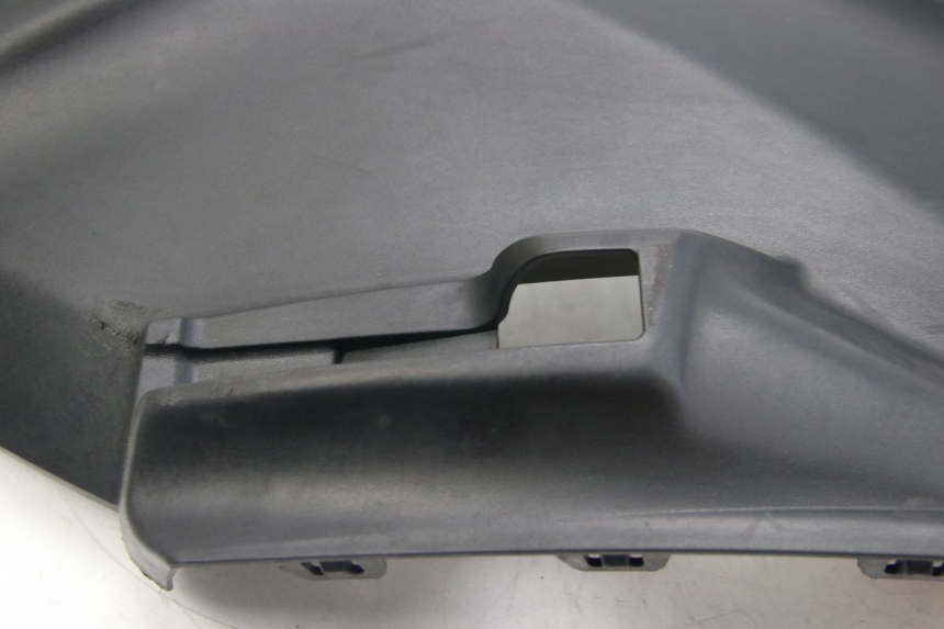 photo de RIGHT SIDE SEAT COVER PEUGEOT CITYSTAR 125 (2011 - 2017) - Technical close-up