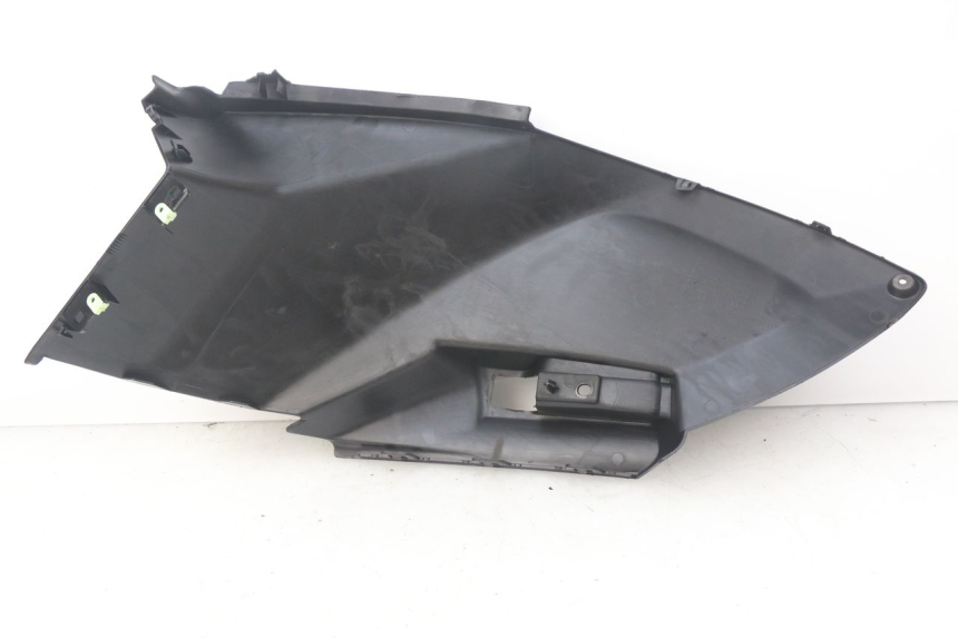 photo de RIGHT SIDE SEAT COVER PEUGEOT CITYSTAR 50 (2013 - 2017) - Zoom on usage condition