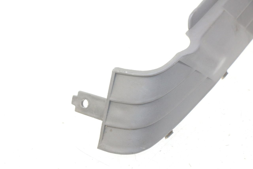 photo de RIGHT SIDE UNDER SEAT COVER SUZUKI CP 80 (1985 - 1996) - Zoom on usage condition