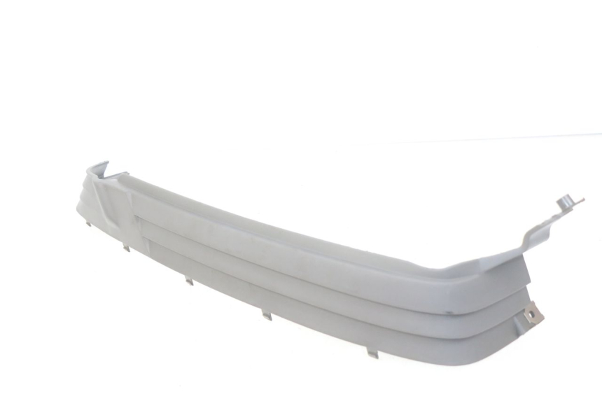 photo de RIGHT SIDE UNDER SEAT COVER SUZUKI CP 80 (1985 - 1996) - Technical close-up