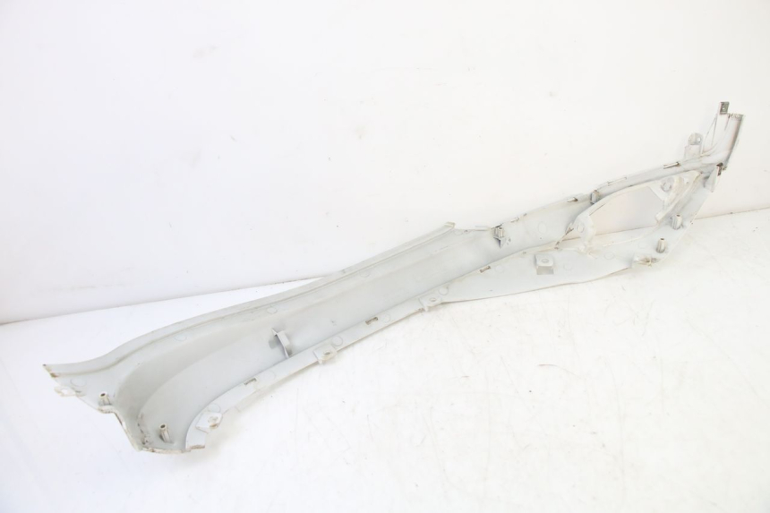 photo de RIGHT SIDE UNDER SEAT COVER SYM FIDDLE 3 III 125 (2014 - 2020) - Product overview