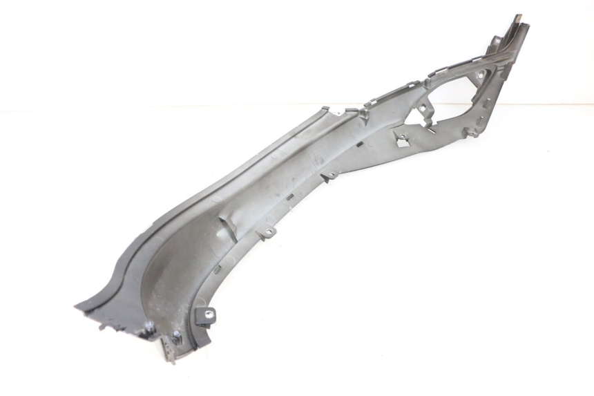 photo de RIGHT UNDERSEAT PANEL SYM FIDDLE 3 III 50 (2014 - 2020) - Alternative perspective