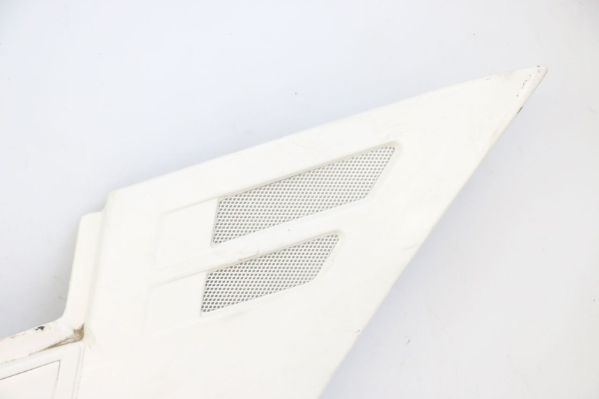 photo de RIGHT UNDERSEAT PANEL YAMAHA FJ 36Y 1100 (1984 - 1985) - Component zoom