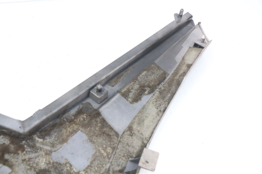 photo de RIGHT SIDE UNDER SEAT COVER YAMAHA FJ 3CX 1200 (1986 - 1996) - Component detail