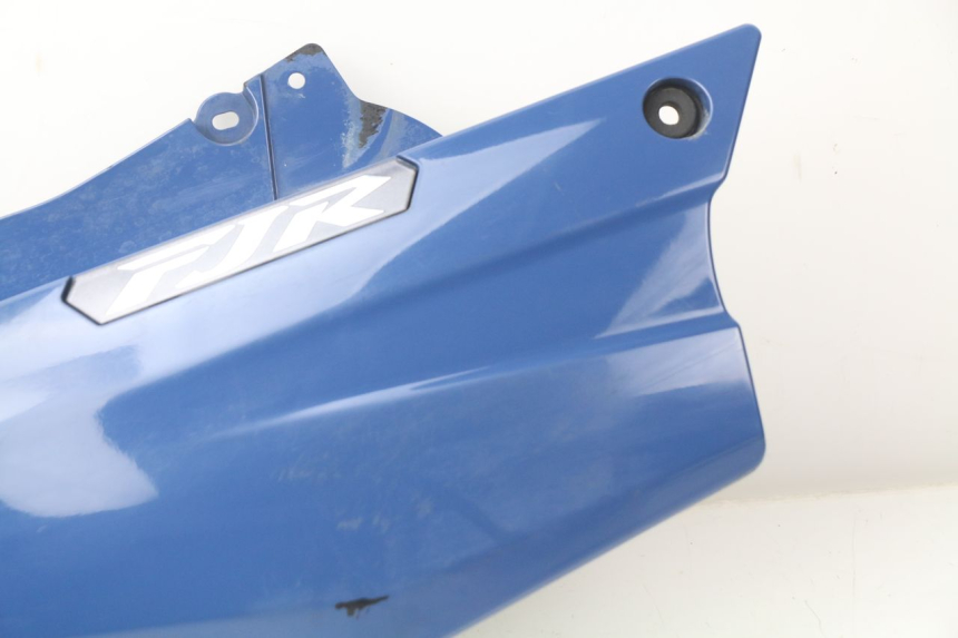 photo de RIGHT UNDERSEAT PANEL YAMAHA FJR ABS 1300 (2006 - 2012) - Surface and material condition