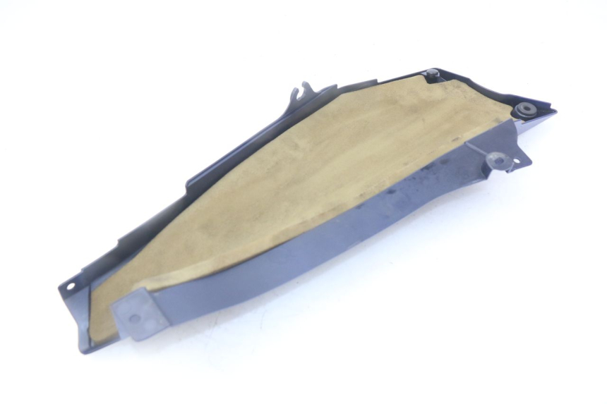 photo de RIGHT SIDE UNDER SEAT COVER YAMAHA FJR ABS 1300 (2016 - 2020) - Component detail