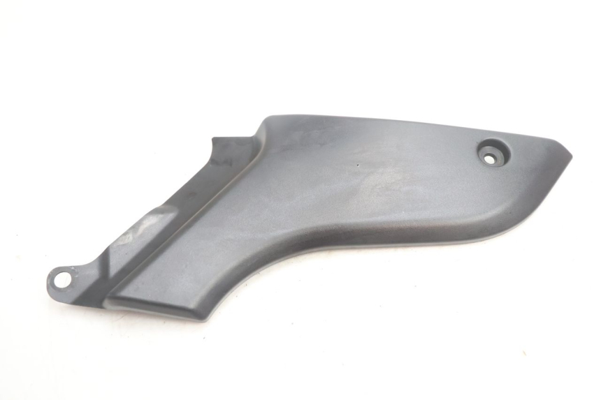 photo de RIGHT UNDERSEAT PANEL YAMAHA FJR 1300 (2001 - 2005) - Main view