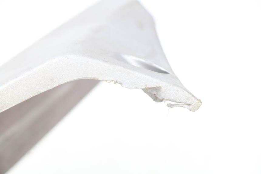 photo de RIGHT SIDE UNDER SEAT COVER PEUGEOT GEOPOLIS 400 (2007 - 2013) - Zoom on usage condition