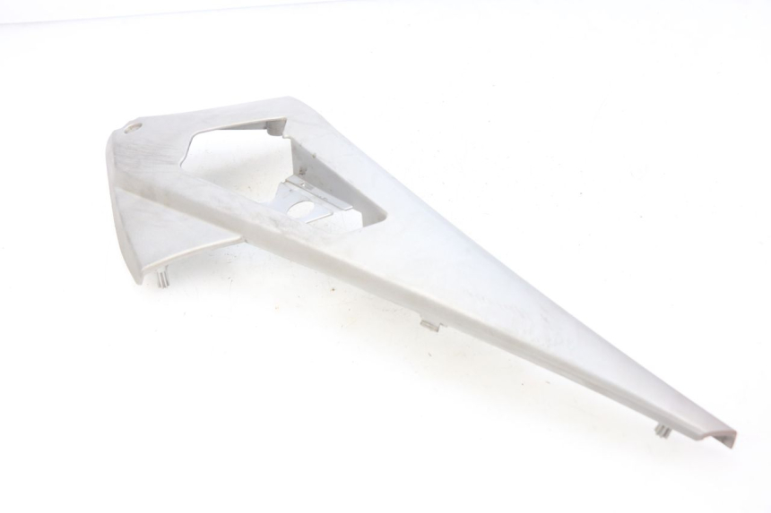 photo de RIGHT SIDE UNDER SEAT COVER PEUGEOT GEOPOLIS 400 (2007 - 2013) - Fixing points details