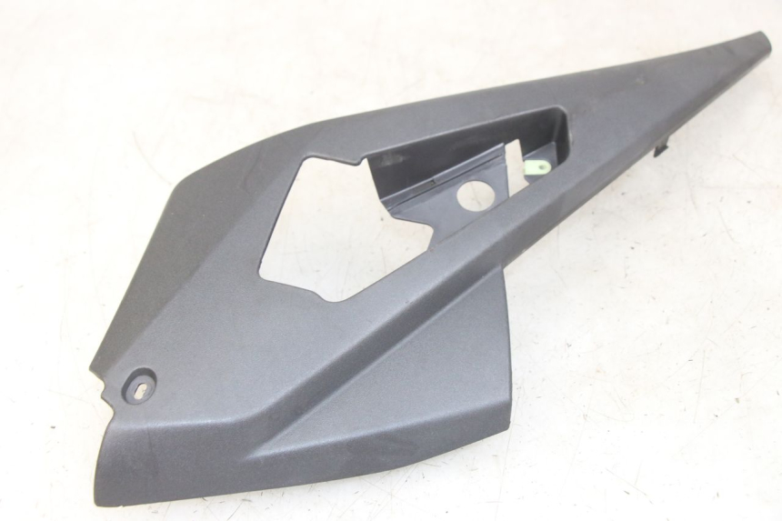 photo de RIGHT UNDERSEAT PANEL PEUGEOT GEOPOLIS RS 125 (2007 - 2009) - Component detail