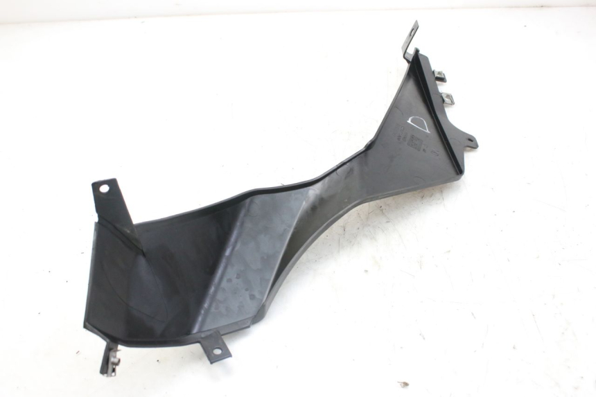 photo de RIGHT SIDE UNDER SEAT COVER DERBI GPR 50 (2004 - 2009) - Technical close-up