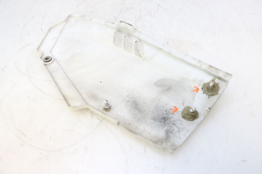 photo de RIGHT UNDERSEAT PANEL KAWASAKI GPX F ZX750F 750 (1986 - 1990) - Component detail