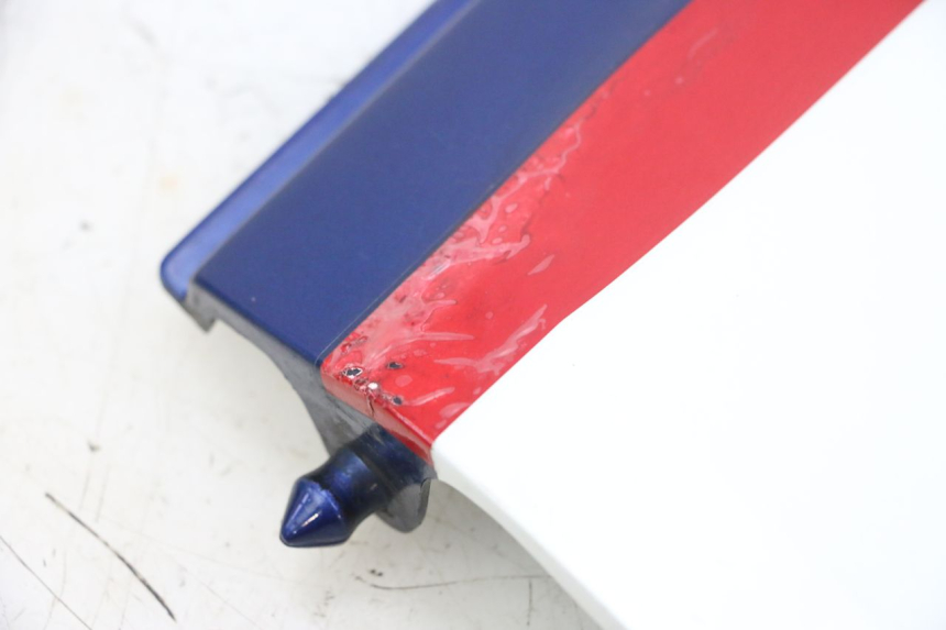 photo de RIGHT UNDERSEAT PANEL KAWASAKI GPX R WARBIRD 600 (1988 - 1993) - Surface and material condition