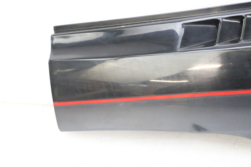 photo de RIGHT UNDERSEAT PANEL KAWASAKI GPZ RX 1000 (1986 - 1988) - Distinctive features