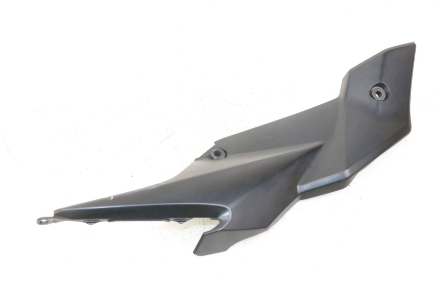 photo de RIGHT UNDERSEAT PANEL SUZUKI GSR 750 (2011 - 2017) - Component detail