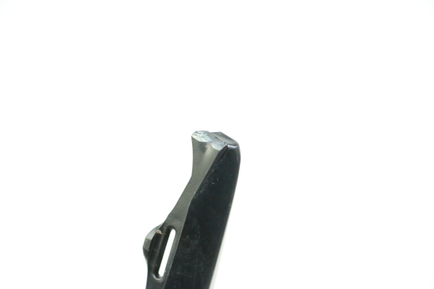 photo de RIGHT UNDERSEAT PANEL SUZUKI GSR 750 (2011 - 2017) - Technical close-up