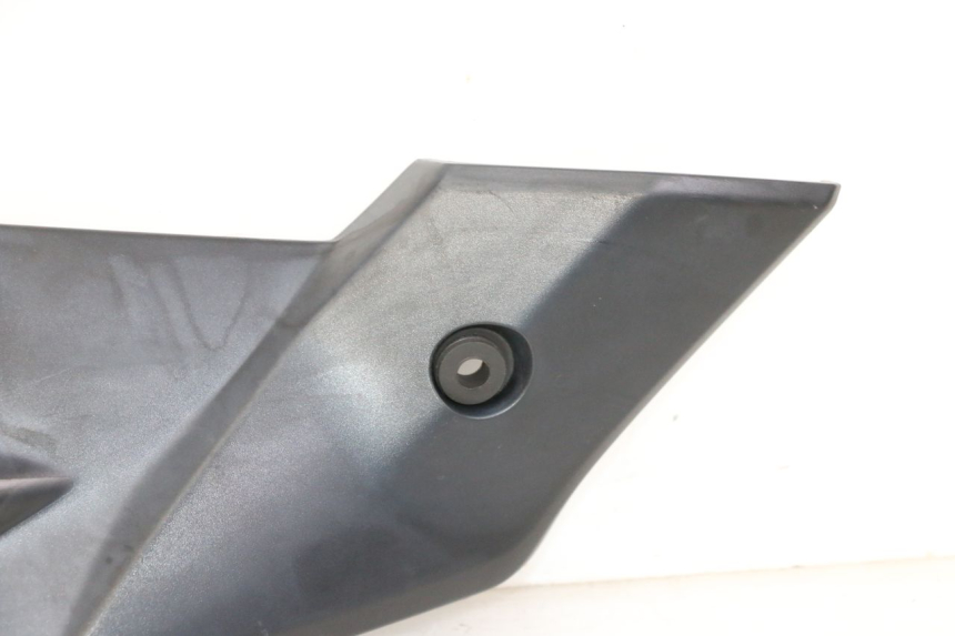 photo de RIGHT UNDERSEAT PANEL SUZUKI GSR 750 (2011 - 2017) - Checked used part
