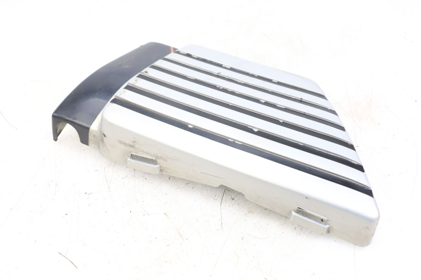 photo de RIGHT UNDERSEAT PANEL SUZUKI GSX E 250 (1982 - 1983) - Product overview