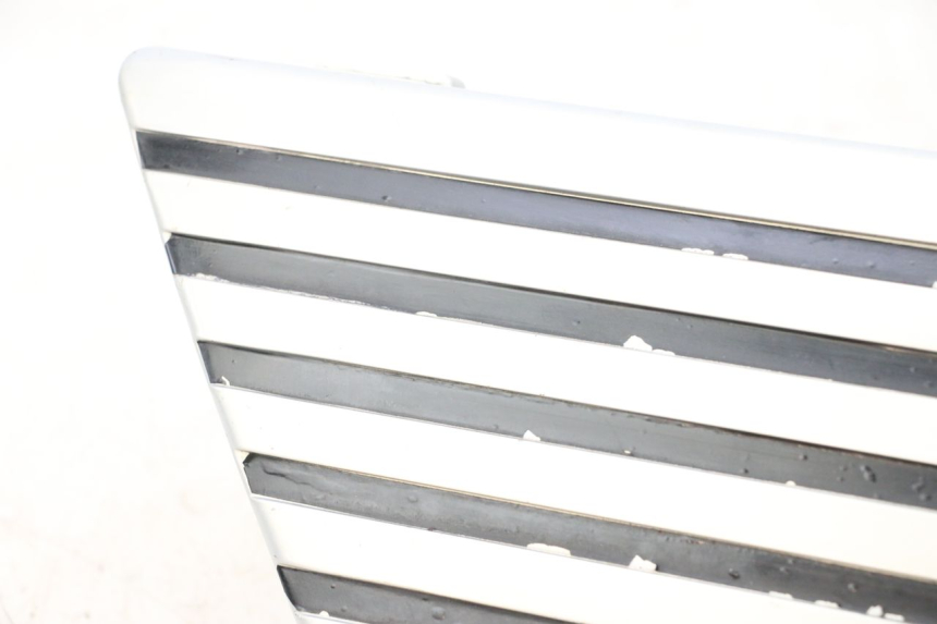 photo de RIGHT UNDERSEAT PANEL SUZUKI GSX E 250 (1982 - 1983) - Checked used part