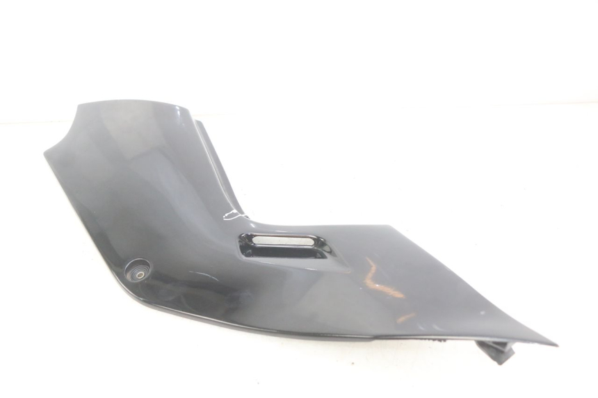 photo de RIGHT SIDE SEAT COVER SUZUKI GSX-F GSX  F 1100 (1988 - 1994) - Technical close-up