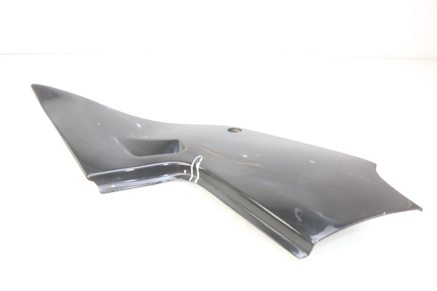photo de RIGHT SIDE SEAT COVER SUZUKI GSX-F GSX  F 1100 (1988 - 1994) - Fixing points details