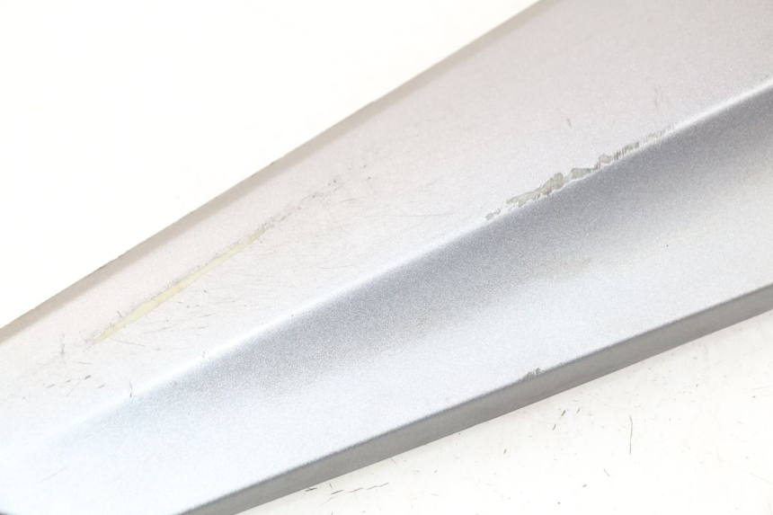 photo de RIGHT UNDERSEAT PANEL SYM GTS EFI ABS 125 (2012 - 2016) - Component detail