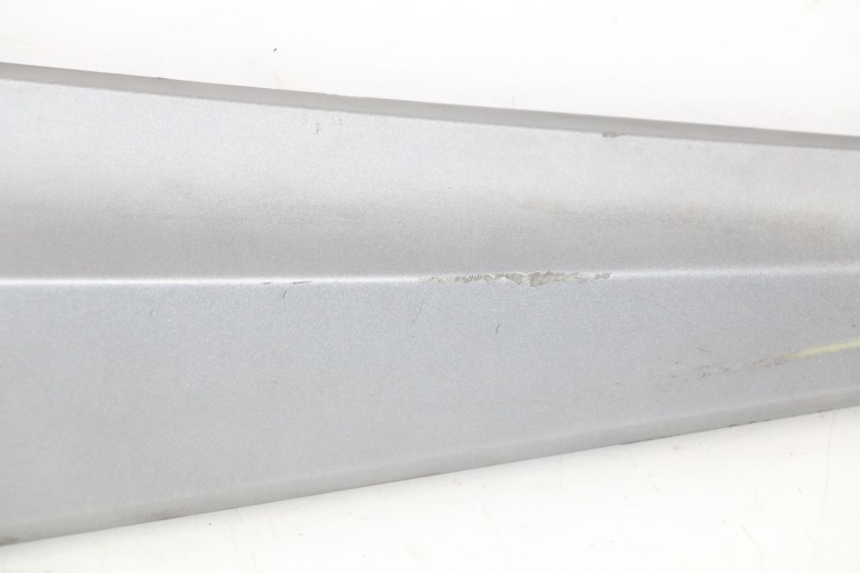 photo de RIGHT UNDERSEAT PANEL SYM GTS EFI ABS 125 (2012 - 2016) - Fixing points details