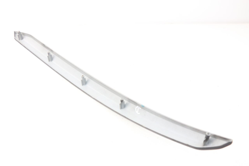 photo de RIGHT UNDERSEAT PANEL SYM GTS EVO 125 (2009 - 2013) - Alternative perspective