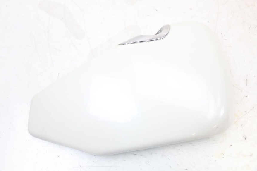 photo de RIGHT UNDERSEAT PANEL HARLEY DAVIDSON SPORTSTER XL CUSTOM 883 (1999 - 2006) - Component detail