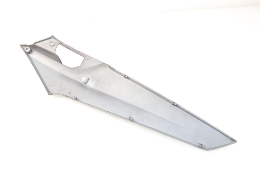 photo de RIGHT UNDERSEAT PANEL SYM JOYMAX 250 (2013 - 2017) - Zoom on usage condition