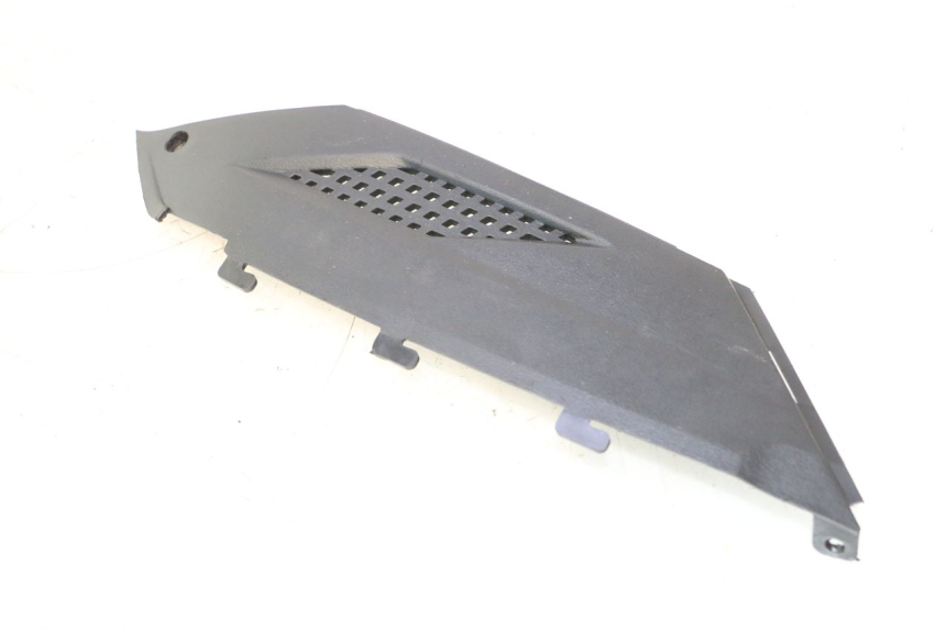 photo de RIGHT UNDERSEAT PANEL RIDE JUMP 2T 50 (2012 - 2017) - Component detail