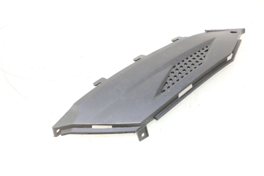 photo de RIGHT UNDERSEAT PANEL RIDE JUMP 2T 50 (2012 - 2017) - Zoom on usage condition