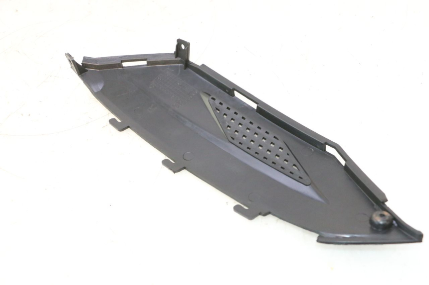 photo de RIGHT UNDERSEAT PANEL RIDE JUMP 2T 50 (2012 - 2017) - Alternative perspective