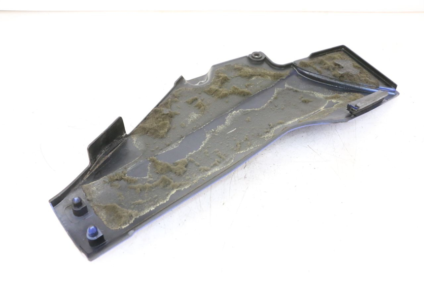 photo de RIGHT UNDERSEAT PANEL KAWASAKI GTR 1000 (1994 - 2004) - Component detail