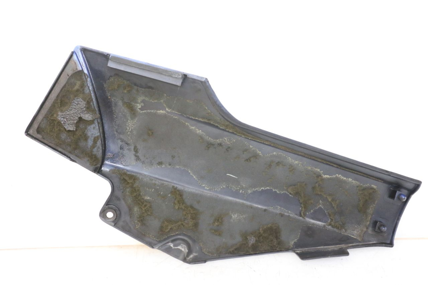 photo de RIGHT UNDERSEAT PANEL KAWASAKI GTR 1000 (1994 - 2004) - Alternative perspective