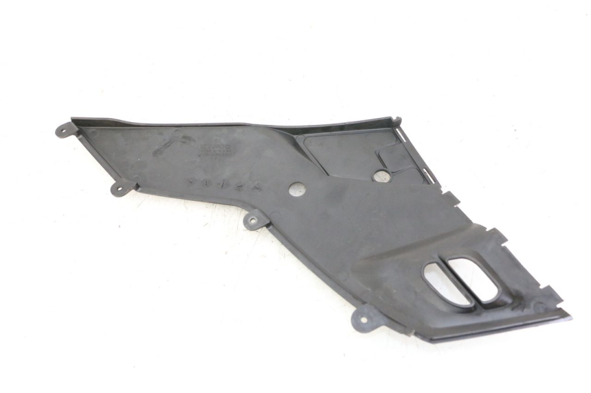photo de RIGHT UNDERSEAT PANEL KYMCO PEOPLE S 125 (2000 - 2008) - Component detail