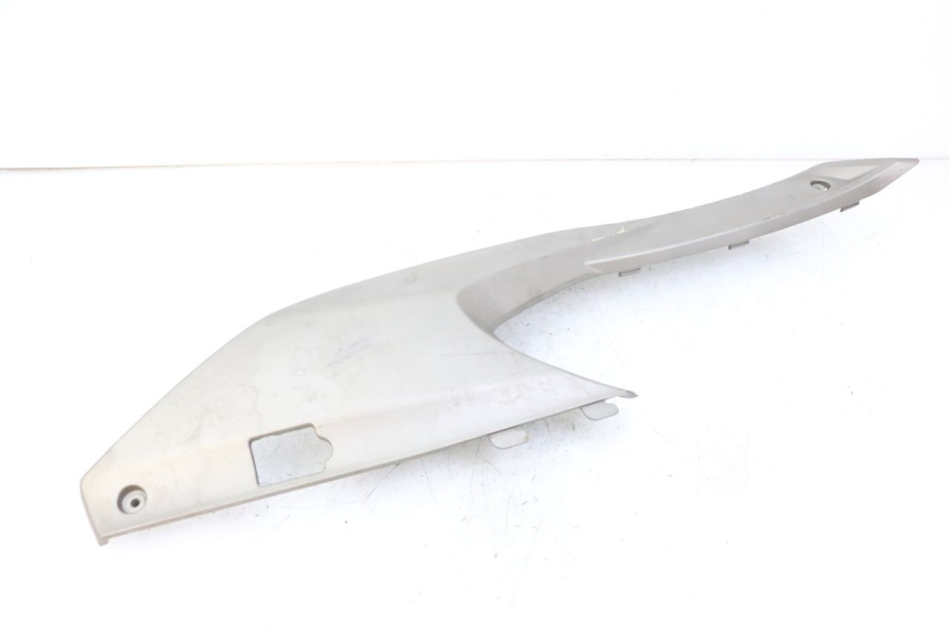 photo de RIGHT UNDERSEAT PANEL KYMCO XCITING 500 (2007 - 2010) - Surface and material condition